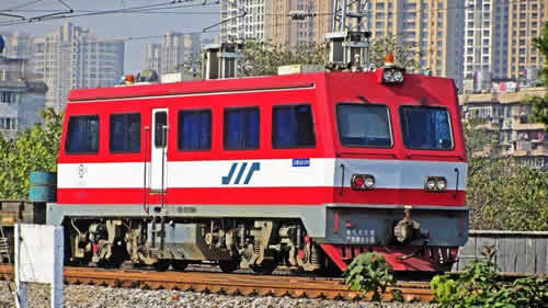 初中生可以學(xué)內(nèi)燃機(jī)車運(yùn)用與檢修專業(yè)嗎？