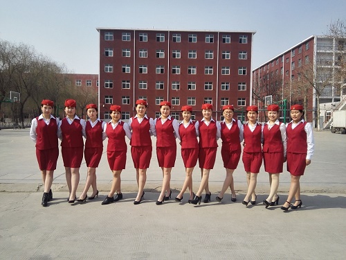學(xué)高鐵乘務(wù)員石家莊哪個鐵路學(xué)校好就業(yè)？