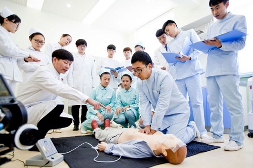 石家莊冀聯(lián)醫(yī)學(xué)中專學(xué)校周六日可以出入學(xué)校嗎？