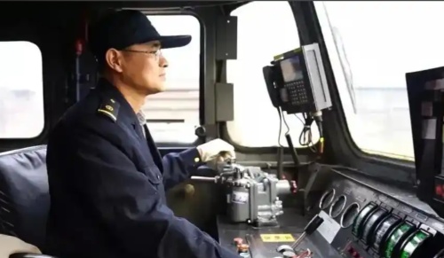 火車司機駕駛證怎么考？