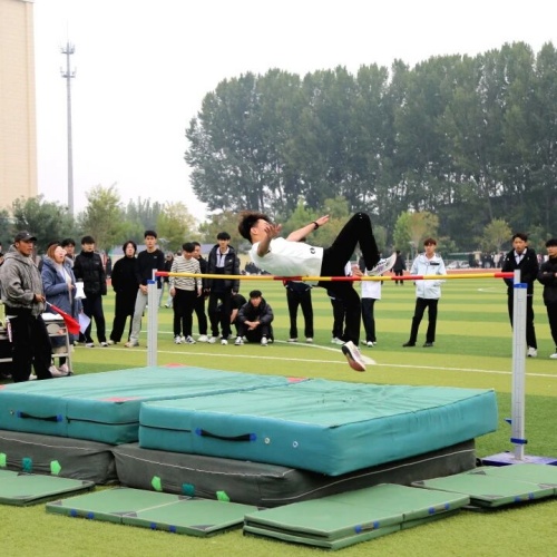 石家莊東華鐵路學(xué)校管理是封閉嗎？